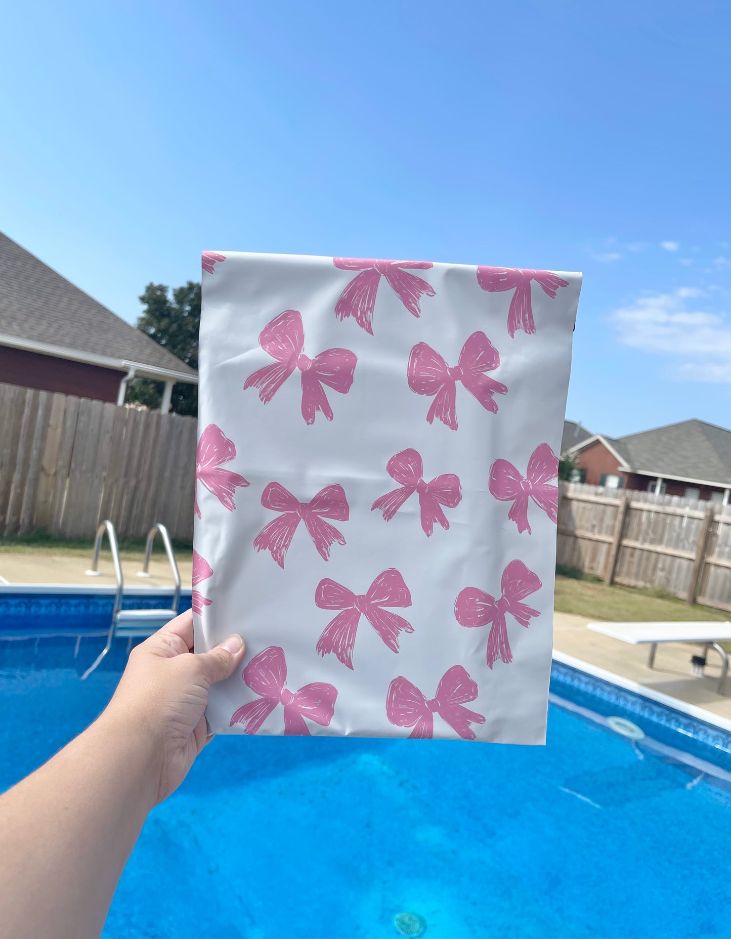 10x13 Bubble Gum Bows Poly Mailer